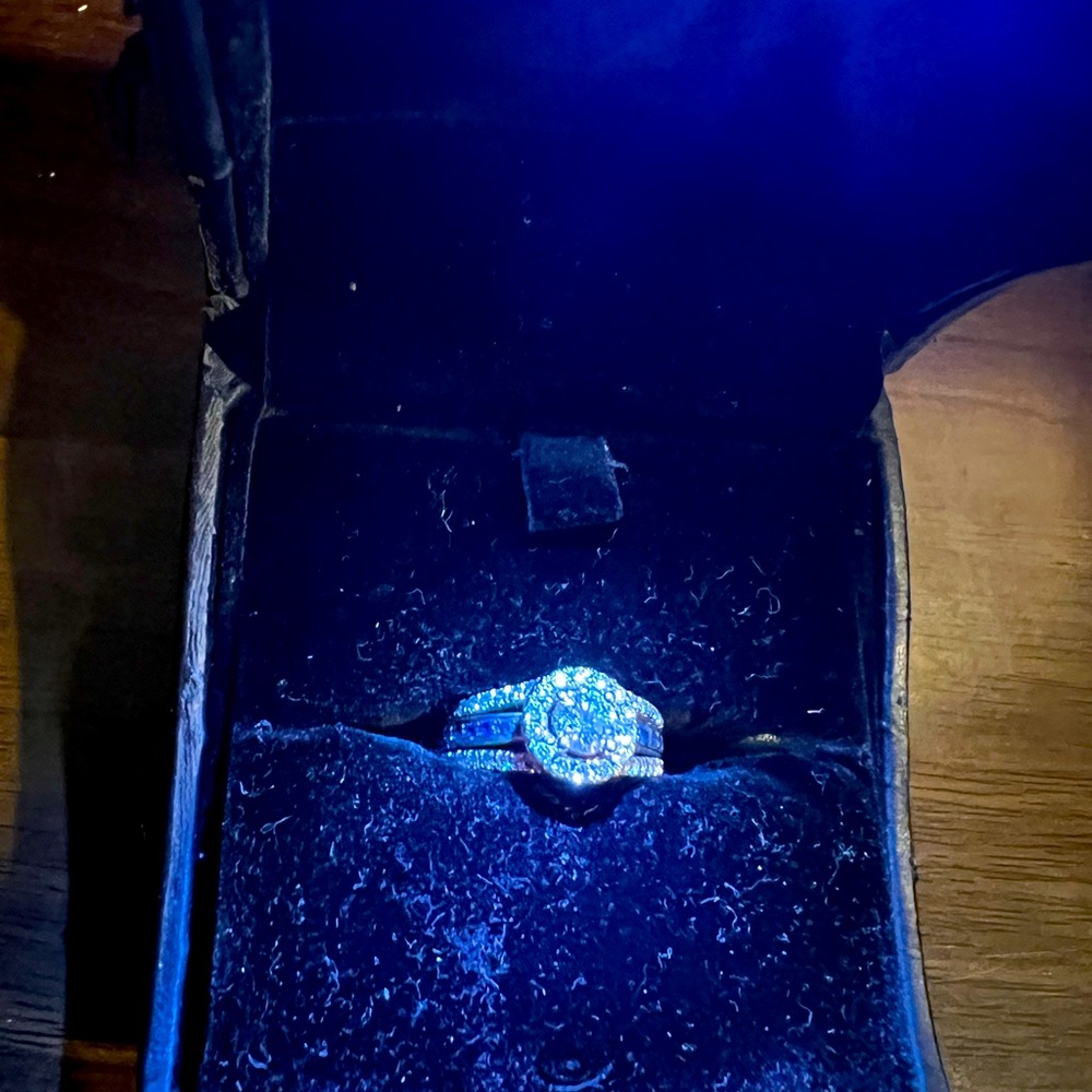 Diamond solitaire wedding ring